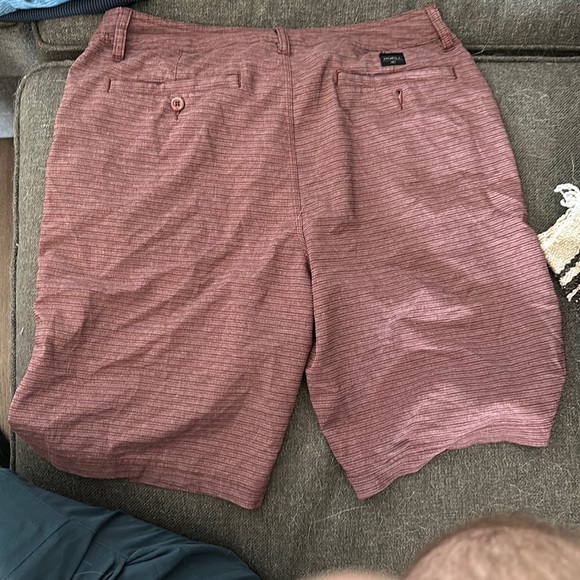 O’Neill men’s size 34 maroon red shorts - Picture 3 of 3
